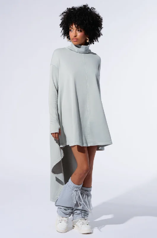 LAINIE TURTLENECK HIGH LOW SWEATSHIRT DRESS IN GREY